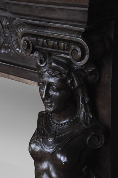 Cheminée ancienne de style Néo-Renaissance en chêne avec un portrait de femme-9