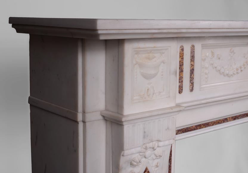 Belle cheminée ancienne de style Victorien en marbre Statuaire de Carrare et Brocatelle violette aux guirlandes et aux losanges, fin du XIXe siècle-3