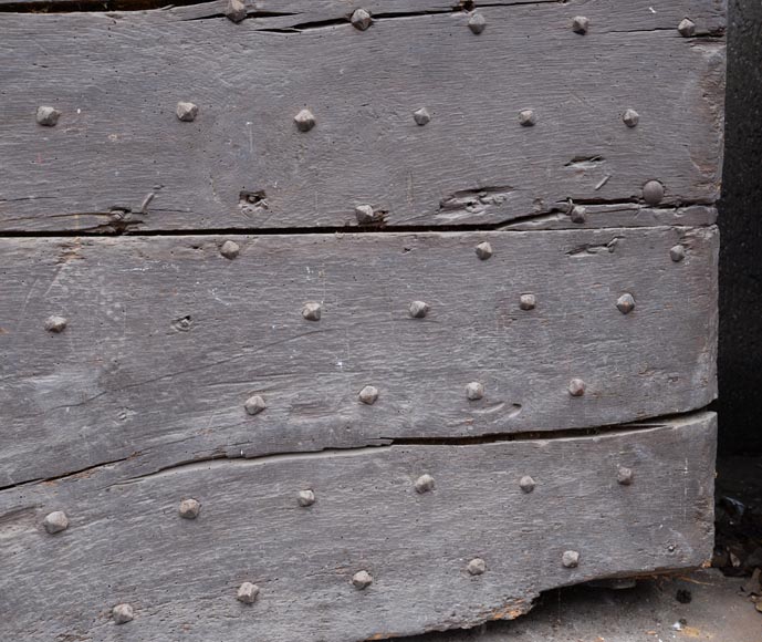 Rare porte ancienne en chêne à lames cloutées, XVIIIè siècle-5