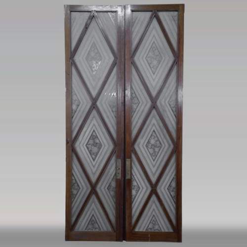 Belle grande double porte ancienne de style Art déco en bois et verre gravé au décor de losanges