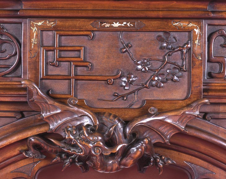 Maison des Bambous Alfred PERRET et Ernest VIBERT (attribué à), Importante Cheminée Japonisante et son trumeau, en sycomore, à décor de têtes d'éléphants et de dragons-3