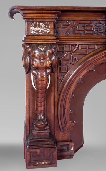 Maison des Bambous Alfred PERRET et Ernest VIBERT (attribué à), Importante Cheminée Japonisante et son trumeau, en sycomore, à décor de têtes d'éléphants et de dragons-5