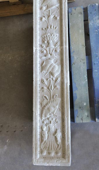 Important passage de porte ancien en pierre marbrière, époque Renaissance -8