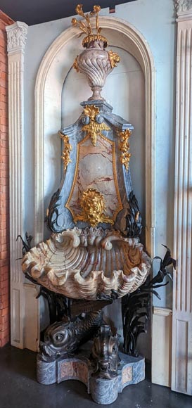 Exceptionnelle fontaine de style Régence en marbres et bronze-2