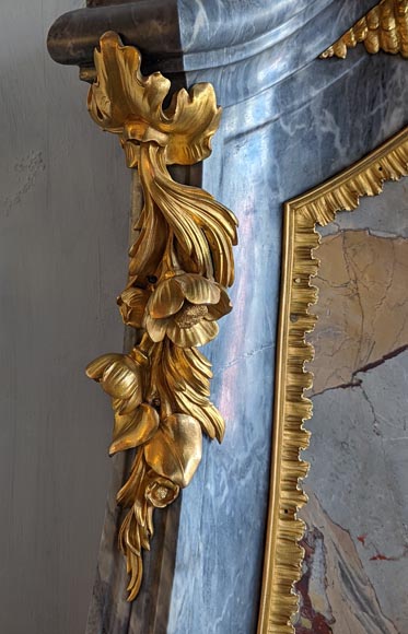 Exceptionnelle fontaine de style Régence en marbres et bronze-8