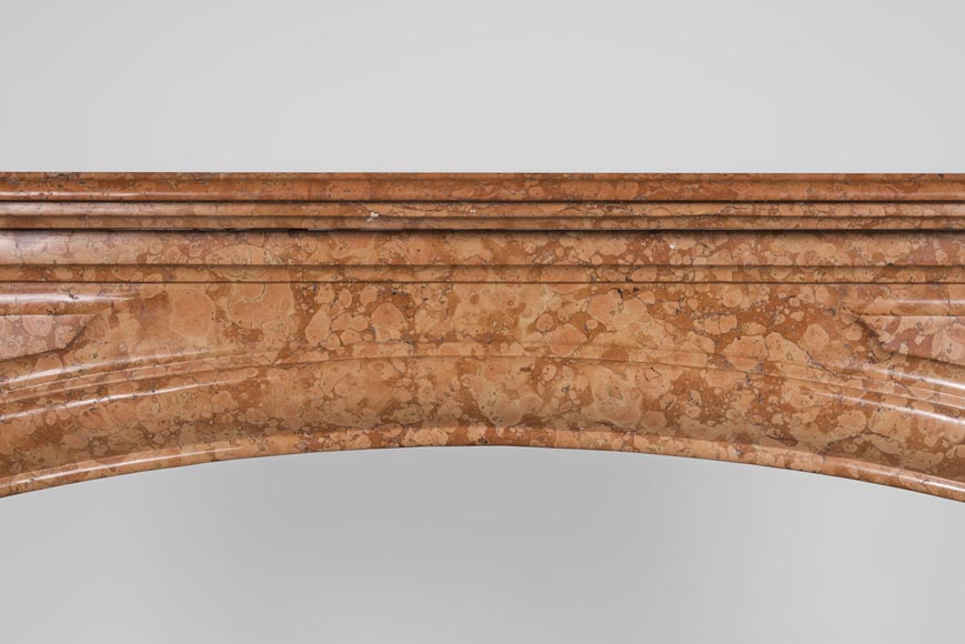 Cheminée ancienne de style Louis XIV à boudin en marbre rouge de Vérone-1