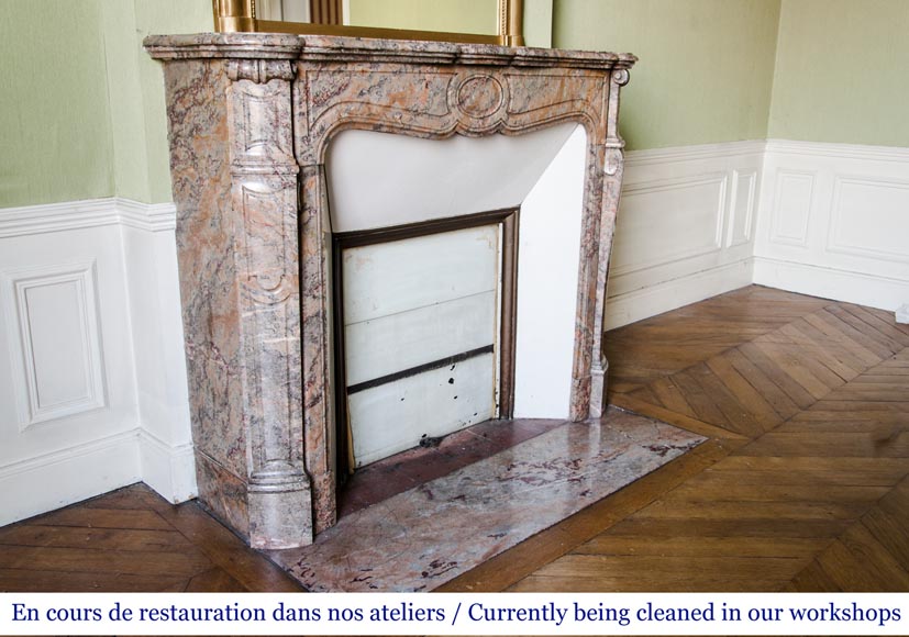 Cheminée ancienne de style Louis XV, modèle Pompadour, en marbre Enjugerais-2