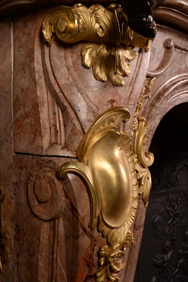 Alfred Emmanuel Beurdeley,Exceptional mantel made in Sarrancolin marble and gilt bronze for Cornelius II Vanderbilt, 1893_fr