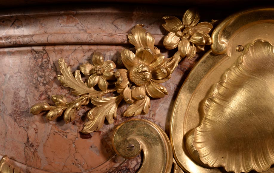 Exceptionnelle cheminée réalisée par Alfred Emmanuel Beurdeley pour Cornelius II Vanderbilt, 1893-6