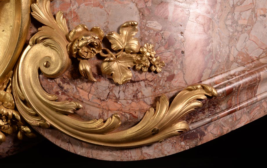Exceptionnelle cheminée réalisée par Alfred Emmanuel Beurdeley pour Cornelius II Vanderbilt, 1893-7