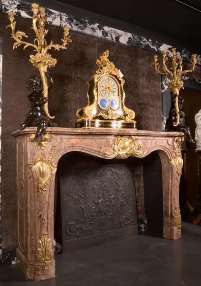 Exceptionnelle cheminée réalisée par Alfred Emmanuel Beurdeley pour Cornelius II Vanderbilt, 1893-8