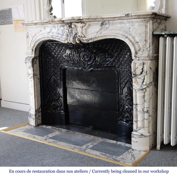 Belle cheminée ancienne de style Louis XV en marbre Serravezza-7