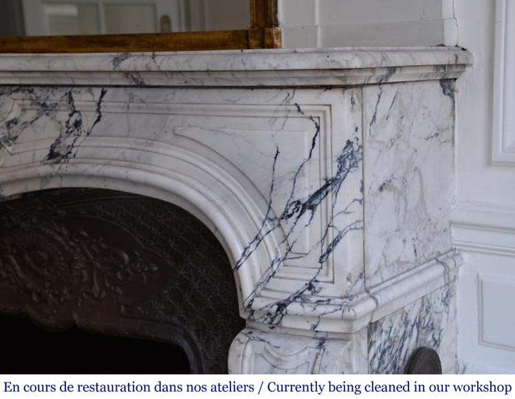 Belle Cheminée de style Louis XV à feuillette en marbre Saravenza-7