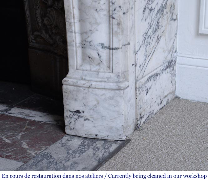 Belle Cheminée de style Louis XV à feuillette en marbre Saravenza-8