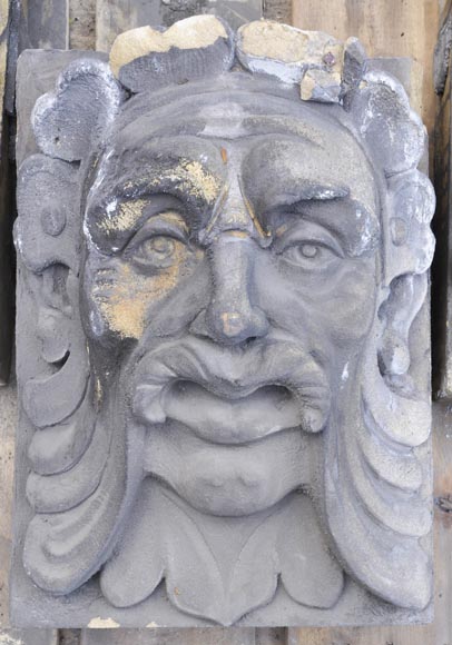 Ensemble de visages sculptés et d'éléments décoratifs en pierre de Soleil des Ardennes, fin du XIXe siècle-10