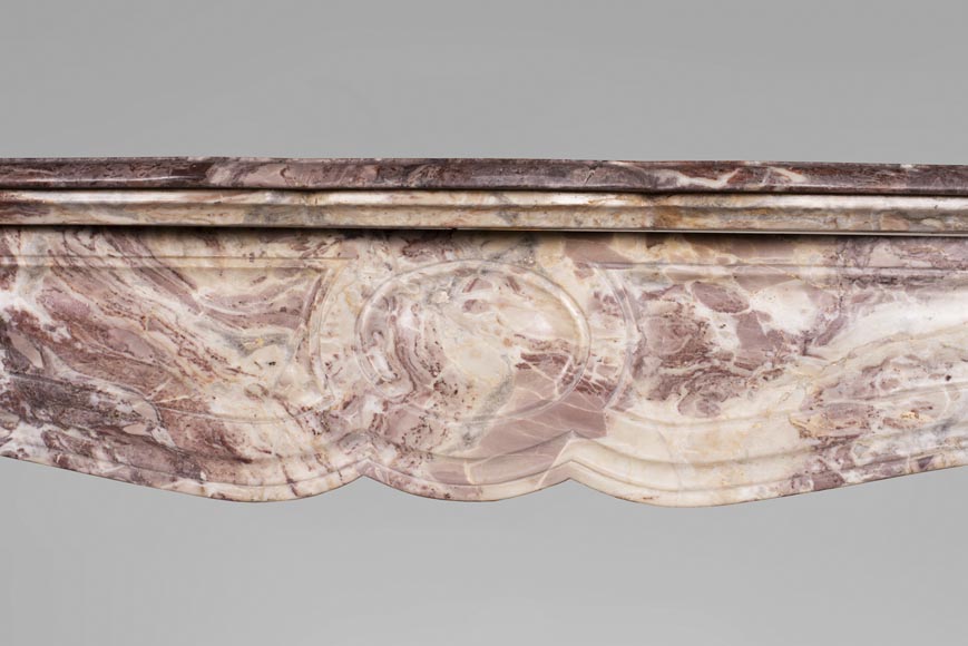 Cheminée ancienne de style Louis XV, modèle Pompadour en marbre Fleur de Pêcher-1