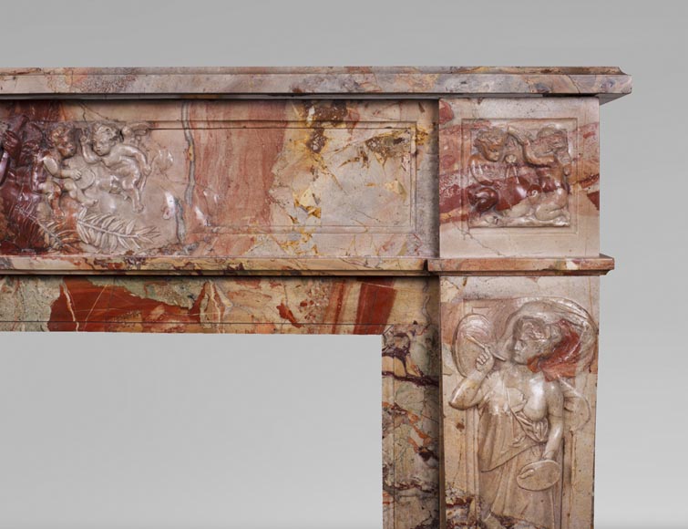 Cheminée ancienne de style néo-classique, en marbre Sarrancolin richement sculpté sur le thème des arts-10