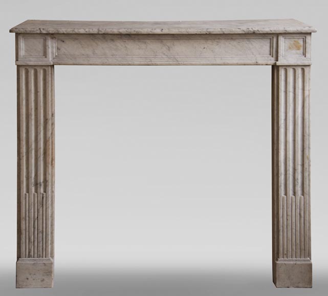Cheminée d'époque Louis XVI, en marbre de Carrare-0