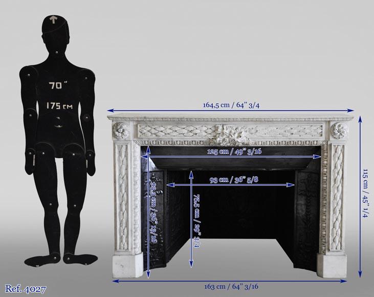 Cheminée d'époque Louis XVI en marbre de Carrare à décor de feuilles de vignes et grappes de raisins-15