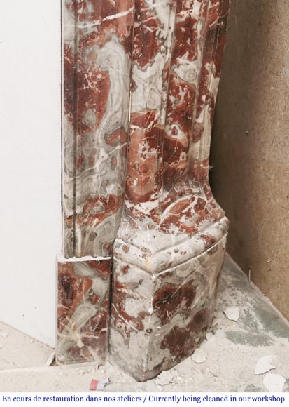 Cheminée ancienne de style Louis XV, Pompadour en marbre Rouge Royal-6