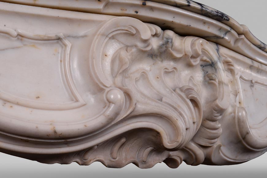 Cheminée ancienne de style Louis XV baroque en marbre Paonazzo-2