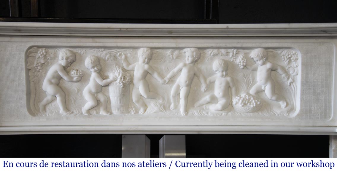 Cheminée en marbre de Carrare à décor d'Adam et Eve-1