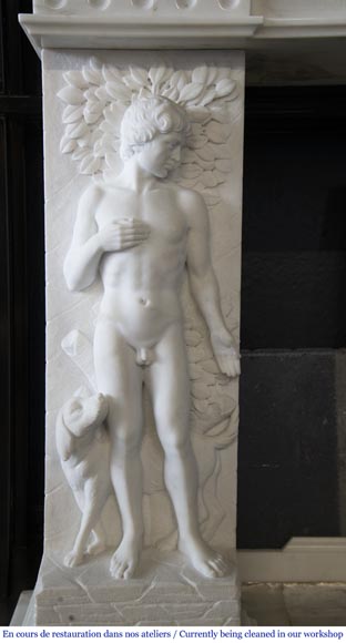 Cheminée en marbre de Carrare à décor d'Adam et Eve-6