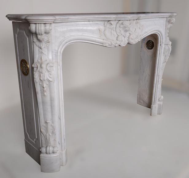 Belle cheminée de style Louis XV à glands en marbre de Carrare-7