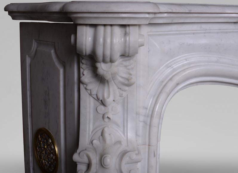 Belle cheminée de style Louis XV à glands en marbre de Carrare-8
