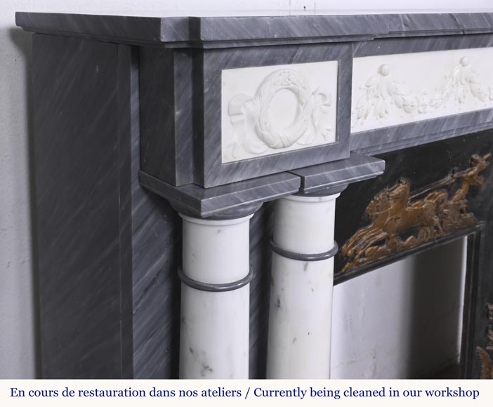 Cheminée de style Empire en marbre bleu turquin à colonnes en marbre statuaire-6