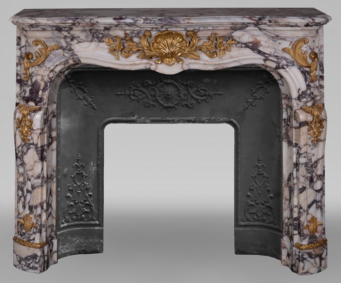 Cheminée de style Louis XV en marbre brèche de Seravezza et bronzes dorés-0