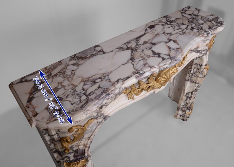 Cheminée de style Louis XV en marbre brèche de Seravezza et bronzes dorés-10