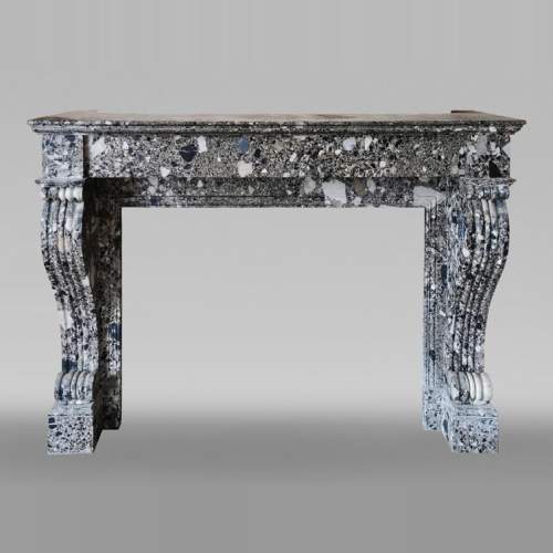 Cheminée ancienne Restauration en Brèche de Médous grise, seconde moitié du XIXe siècle 