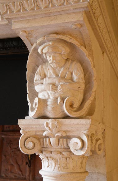 Cheminée en pierre monumentale de style Néo-Renaissance, aux armes du comte de Horn, vers 1905-9