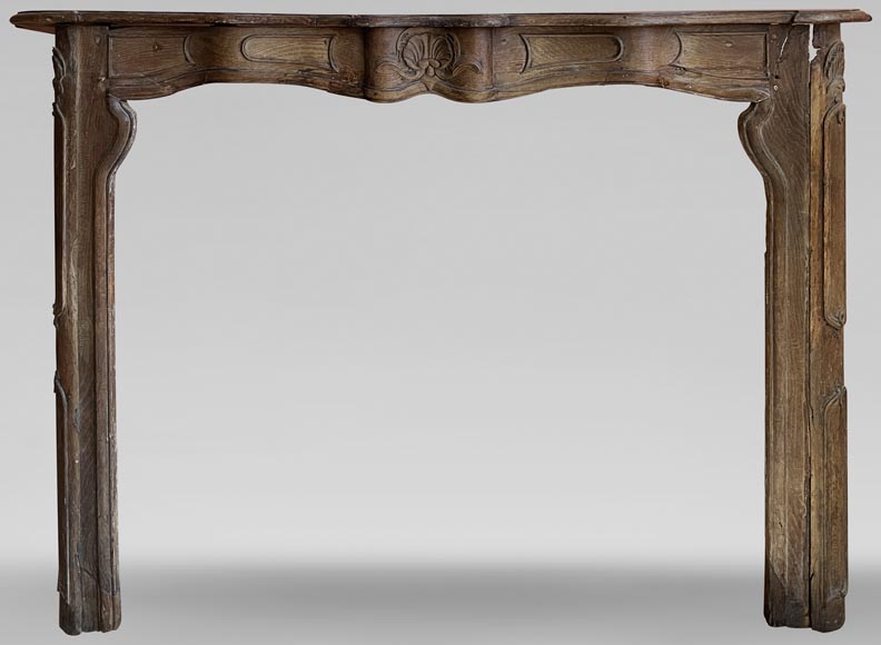 Cheminée d'époque Louis XV en bois-0