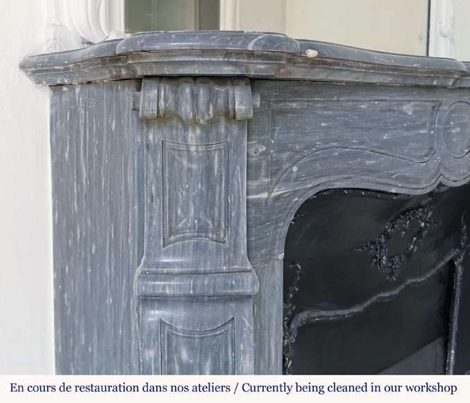 Belle cheminée Pompadour faite en marbre bleu Turquin-3
