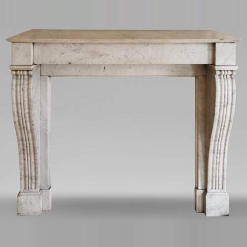 Cheminée de style Louis Philippe en marbre blanc de Carrare
