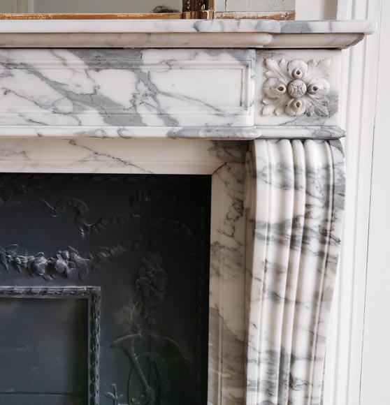 Cheminée de style Louis XVI en marbre Arabescato-6