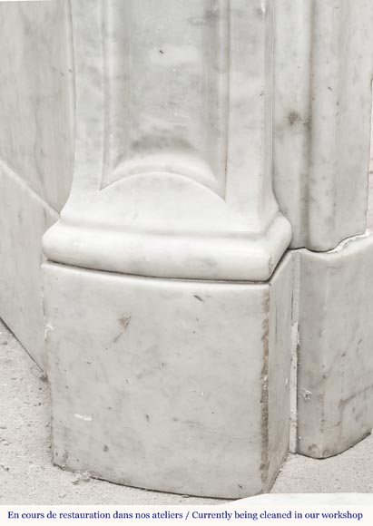 Cheminée de style Louis XV à trois coquilles, en marbre de Carrare Cheminée de style Louis XV à trois coquilles, en marbre de Carrare-5