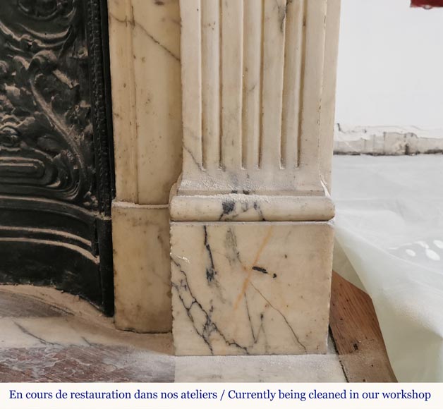 Cheminée de style Louis XVI à rudentures en marbre Paonazzo-7