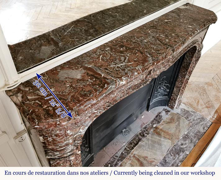 Cheminée de style Louis XV en marbre Rouge Royal à la coquille en creux-8