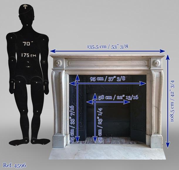 Cheminée de style Louis XVI en marbre de Carrare aux liserés perlés -8