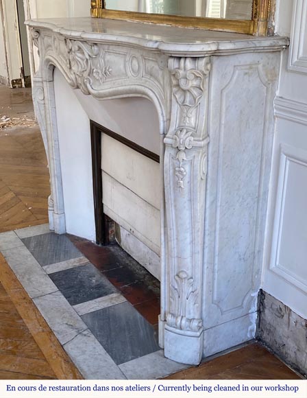 Belle cheminée de style Louis XV en marbre de Carrare au riche décor-5