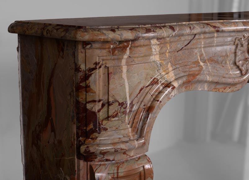 Belle cheminée de style Louis XV en marbre Sarrancolin Fantastico à la coquille asymétrique-5
