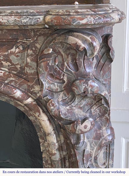 Très belle cheminée d'époque Louis XV en marbre Rouge Royal-7