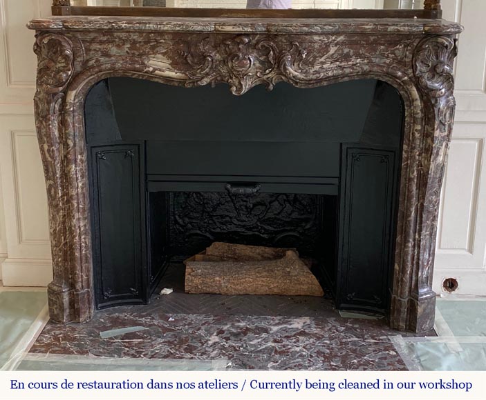 Très belle cheminée d'époque Louis XV en marbre Rouge Royal-9