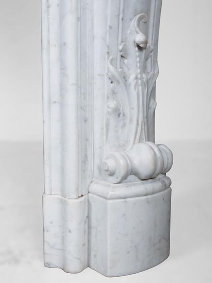 Cheminée de style Louis XV en marbre de Carrare-14