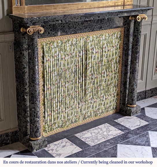 Cheminée de style Directoire à colonnes en bois peint en trompe-l'oeil de marbre Vert Antique-2