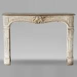 Grande cheminée d'époque Louis XV en pierre