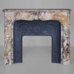 Cheminée de style Louis XV en marbre Escalettes Alpha
